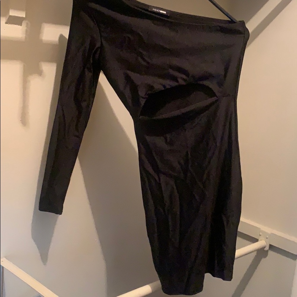 black dress w/middle slit tight fitted